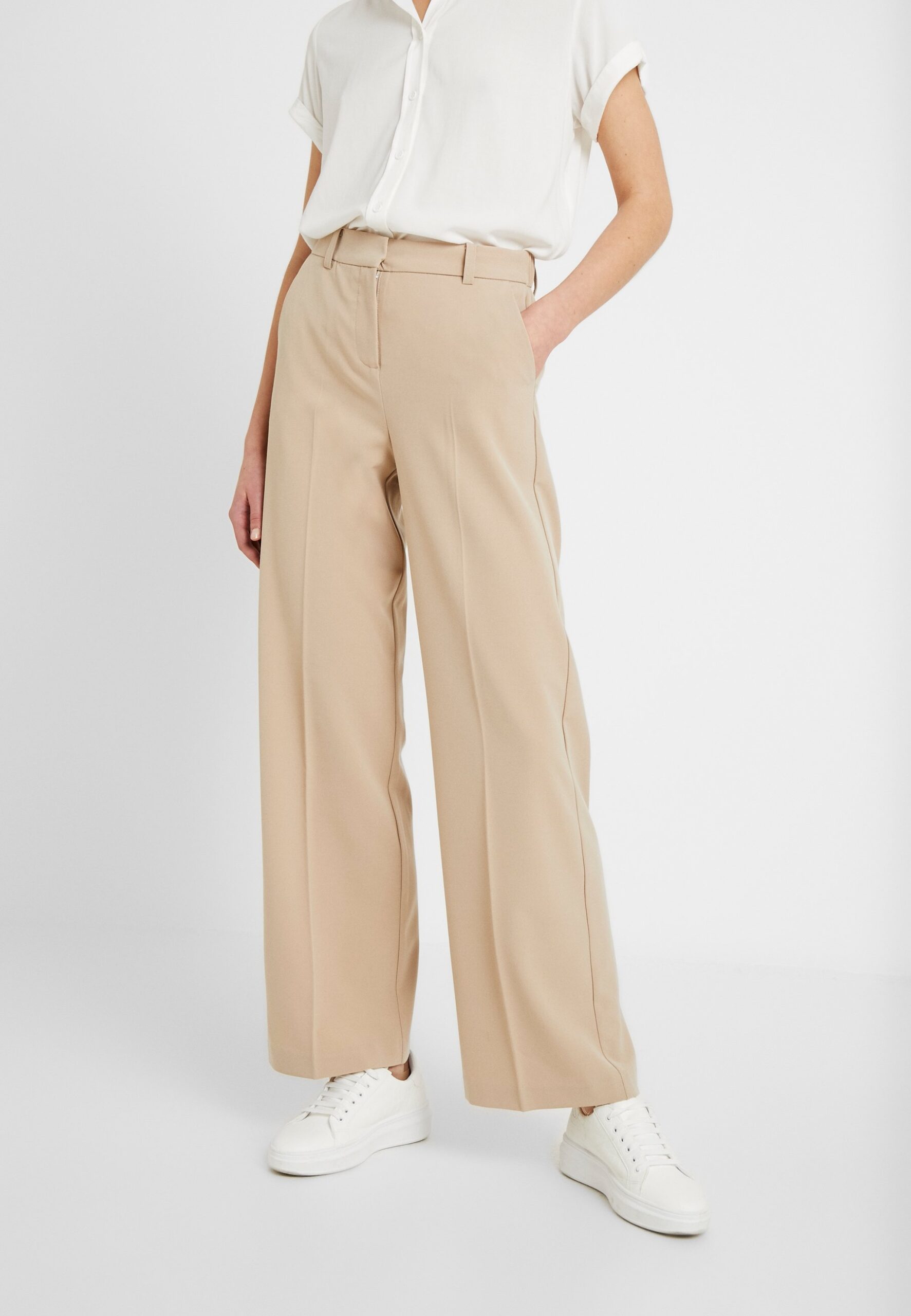 beige-hose-978llx-1.jpg