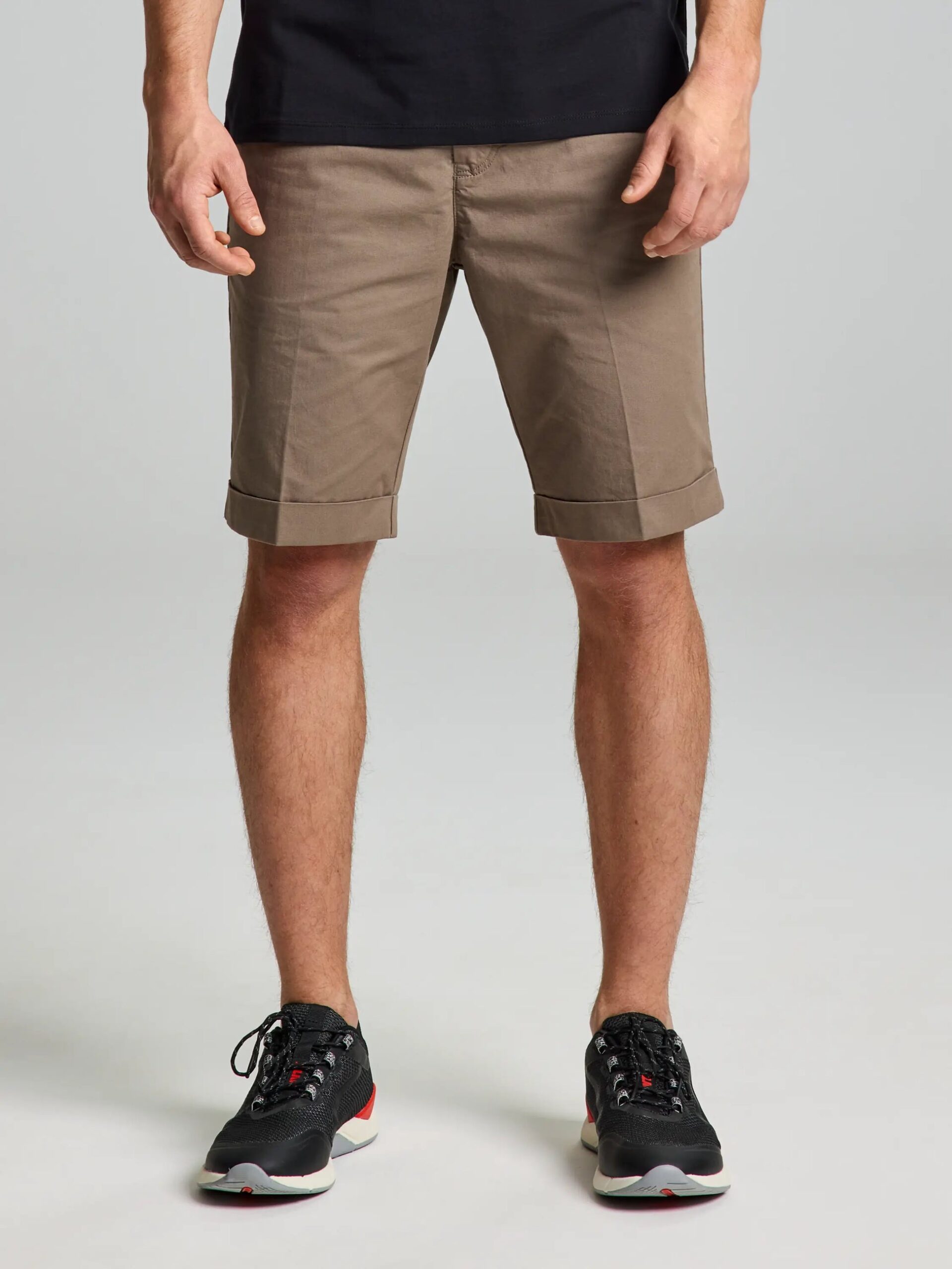 chino-shorts-herren-180jgh-1.jpg