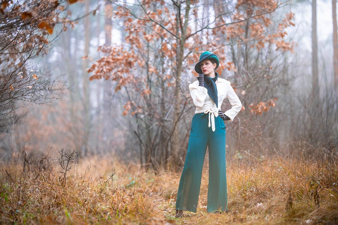 RetroCat in Marlene-Hose von The Seamstress Of Bloomsbury