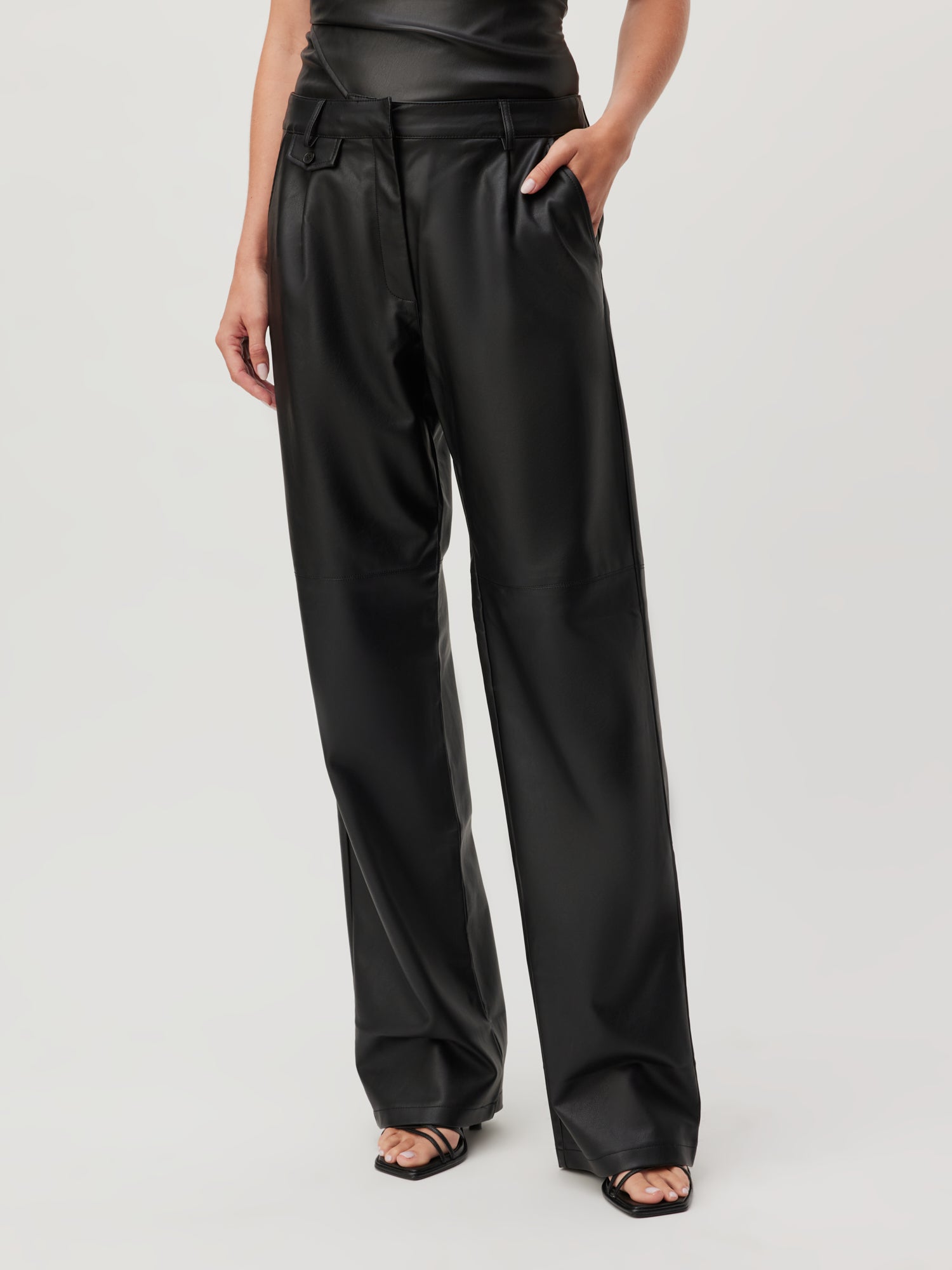 schwarze-hose-898vvl-1.jpg